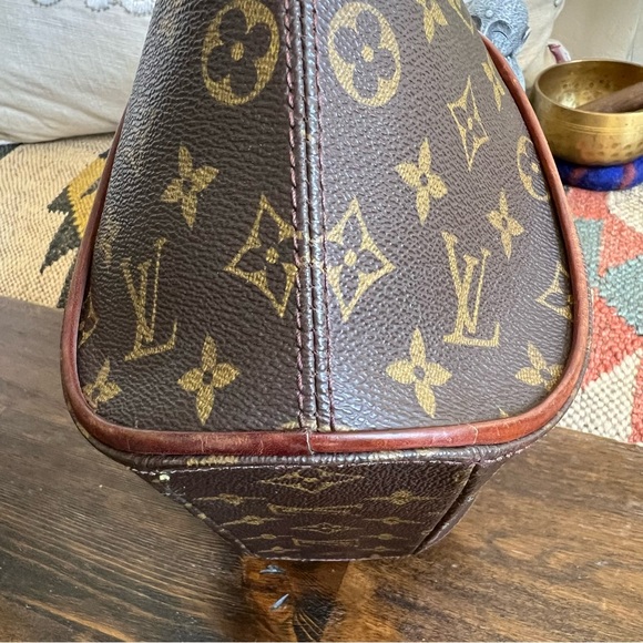 Louis Vuitton Monogram Ellipse PM Vintage Hand Bag - Picture 15 of 17